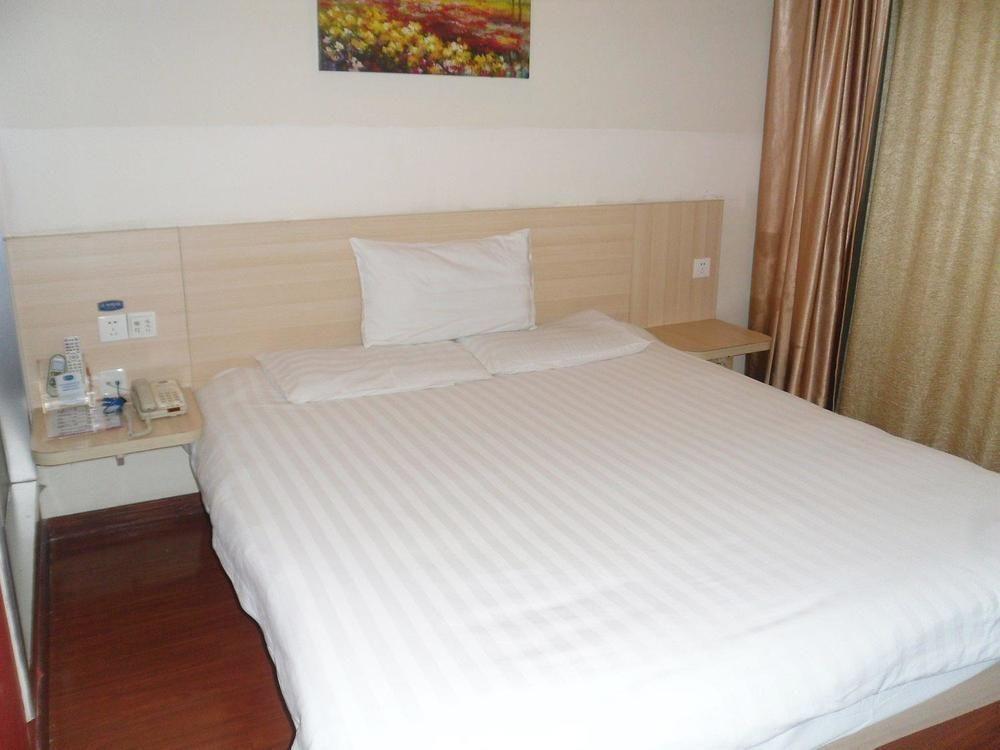 Hanting Express Shanghai Middle Sichuan Road Εξωτερικό φωτογραφία